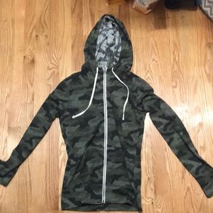 I am going to sell a sweatshirt